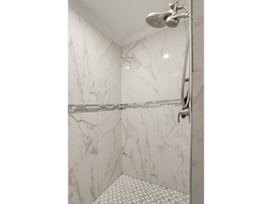 Welcome to your private coastal retreat! Built in 2017, this - photo 13