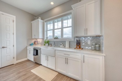 *Price Drop** Welcome to 108 Island Circle, a charming 3-bedroom - photo 22
