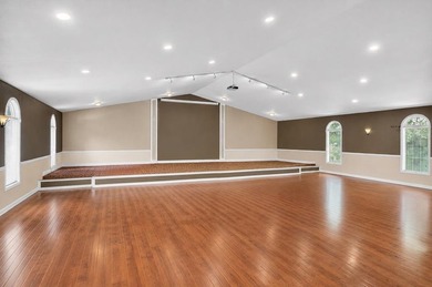 Rare opportunity to acquire a unique residence with hospitality - photo 22