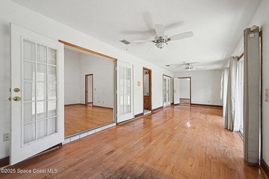 ***Motivated seller says bring offers*** This charming 4 bed / 4 - photo 25