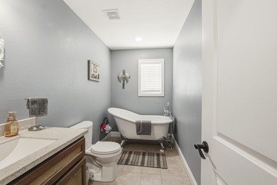Welcome to your private coastal retreat! Built in 2017, this - photo 31