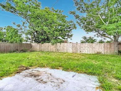 NO HOA. NO CDD. NO FLOOD ZONE. This cozy 2 bedroom 1 bath SMART - photo 32