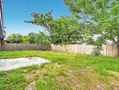 NO HOA. NO CDD. NO FLOOD ZONE. This cozy 2 bedroom 1 bath SMART - photo 33