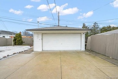 Welcome home to this beautifully updated three-bedroom, two - photo 38