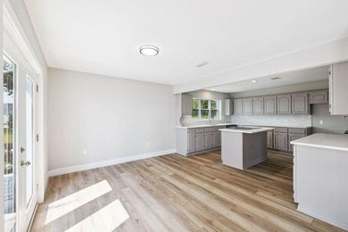 Set on the shores of Choctawhatchee Bay, this beautifully - photo 12
