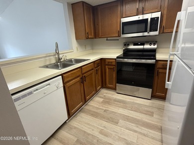Move right into this affordable one-story townhome that's - photo 12