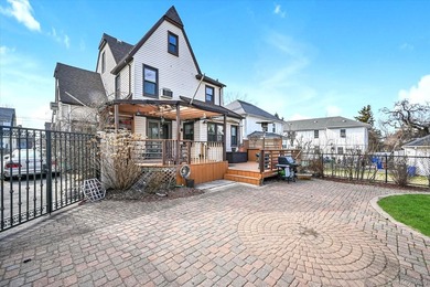 Location ! Location ! North Flushing Colonial on 4400 Sqft - photo 13