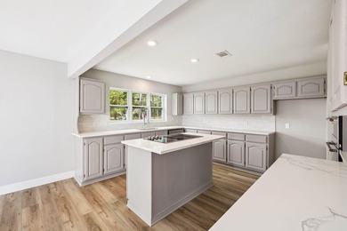 Set on the shores of Choctawhatchee Bay, this beautifully - photo 14