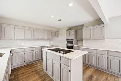 Set on the shores of Choctawhatchee Bay, this beautifully - photo 15