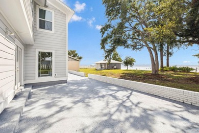 Set on the shores of Choctawhatchee Bay, this beautifully - photo 20