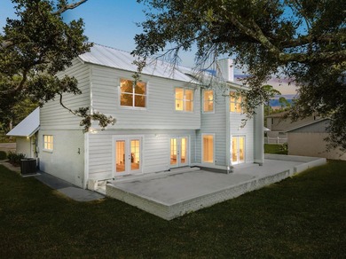 Set on the shores of Choctawhatchee Bay, this beautifully - photo 22