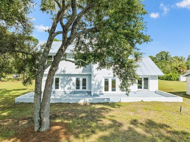 Set on the shores of Choctawhatchee Bay, this beautifully - photo 26