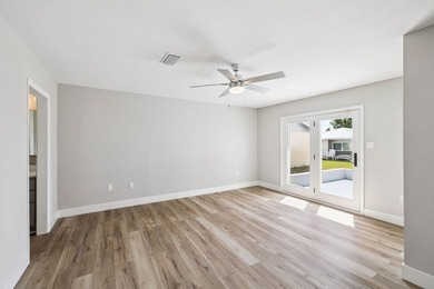 Set on the shores of Choctawhatchee Bay, this beautifully - photo 34