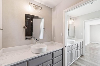 Set on the shores of Choctawhatchee Bay, this beautifully - photo 37