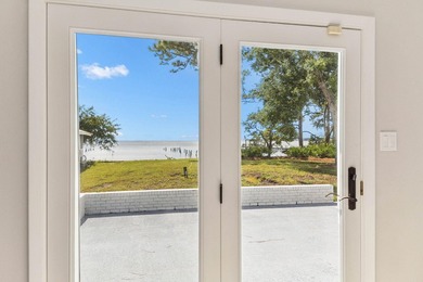 Set on the shores of Choctawhatchee Bay, this beautifully - photo 40