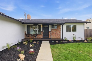 Welcome to this charming and move-in-ready 3-bedroom, 2-bath - photo 2