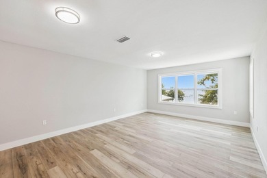 Set on the shores of Choctawhatchee Bay, this beautifully - photo 46