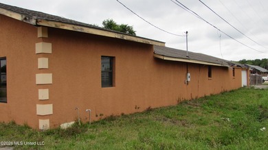 Attractive block warehouse located on a busy street. No flood - photo 2