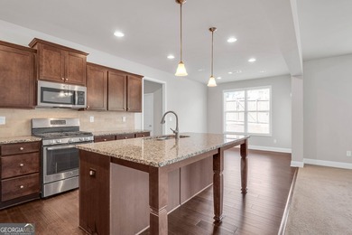 Beautifully maintained and freshly painted two-story home with a - photo 11