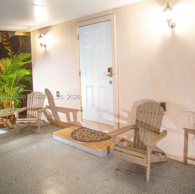 Beautifully updated and move-in ready property in north miami - photo 12