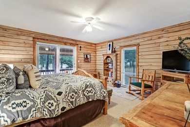 Storybook mountain escape, where cozy cabin charm and modern - photo 12