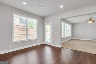 Beautifully maintained and freshly painted two-story home with a - photo 16