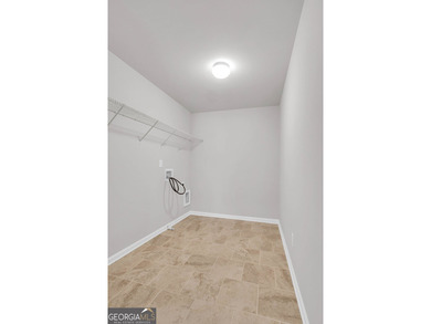 Beautifully maintained and freshly painted two-story home with a - photo 19