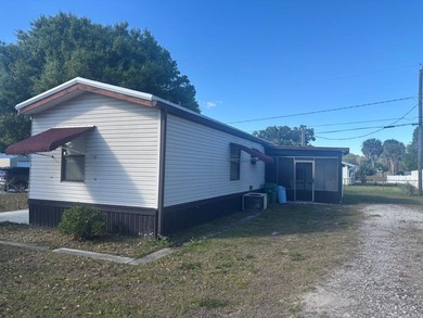 Owner financing available!Welcome to this inviting 784sqft - photo 1