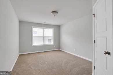 Beautifully maintained and freshly painted two-story home with a - photo 22