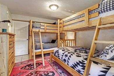 Storybook mountain escape, where cozy cabin charm and modern - photo 24