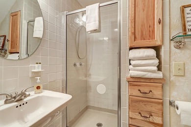 Storybook mountain escape, where cozy cabin charm and modern - photo 25