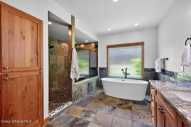 Perfectly positioned along the prestigious Highlands Golf Course - photo 28