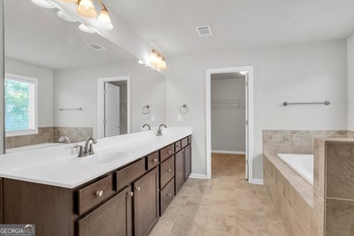 Beautifully maintained and freshly painted two-story home with a - photo 29