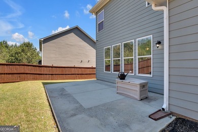 Beautifully maintained and freshly painted two-story home with a - photo 31