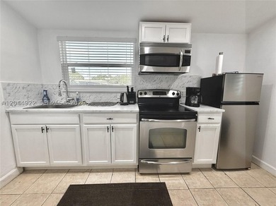 Beautifully updated and move-in ready property in north miami - photo 32