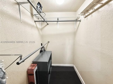 Beautifully updated and move-in ready property in north miami - photo 35
