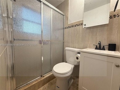 Beautifully updated and move-in ready property in north miami - photo 36