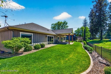 Perfectly positioned along the prestigious Highlands Golf Course - photo 39