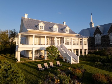 Lake Home For Sale in Baie-Des-Sables,