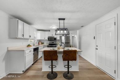 THIS BEAUTIFUL HOME IN A QUIET NEIGHBORHOOD IS READY FOR A NEW - photo 10