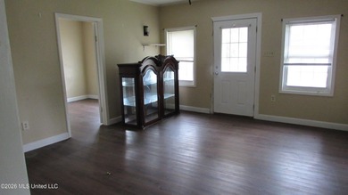 Corner lot near downtown Gulfport. Fenced yard, newer roof, does - photo 5