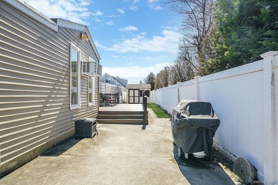A Truly Unique Split Level 8 Room Home With Possible - photo 11