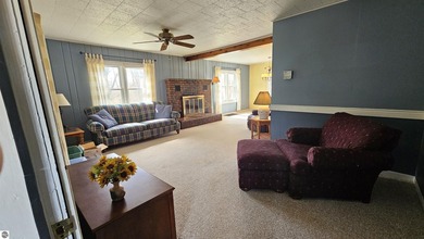What a rare opportunity! Full of timeless 1940s charm, this - photo 15