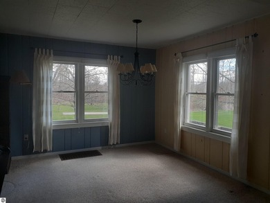 What a rare opportunity! Full of timeless 1940s charm, this - photo 17