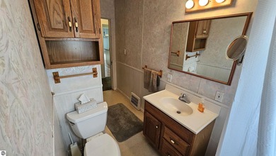 What a rare opportunity! Full of timeless 1940s charm, this - photo 19