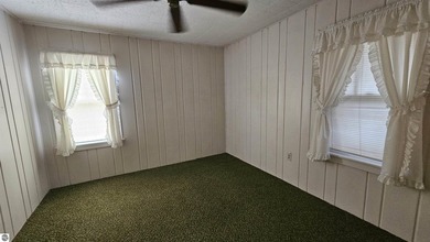 What a rare opportunity! Full of timeless 1940s charm, this - photo 22