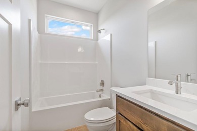 Gorgeous new construction in The Estates at Knoll Creek by Drumm - photo 23