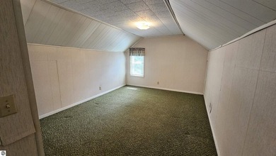 What a rare opportunity! Full of timeless 1940s charm, this - photo 23