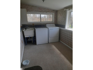 What a rare opportunity! Full of timeless 1940s charm, this - photo 27
