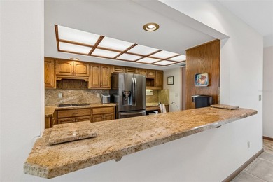 Wake up to panoramic waterfront views and enjoy the lifestyle - photo 31